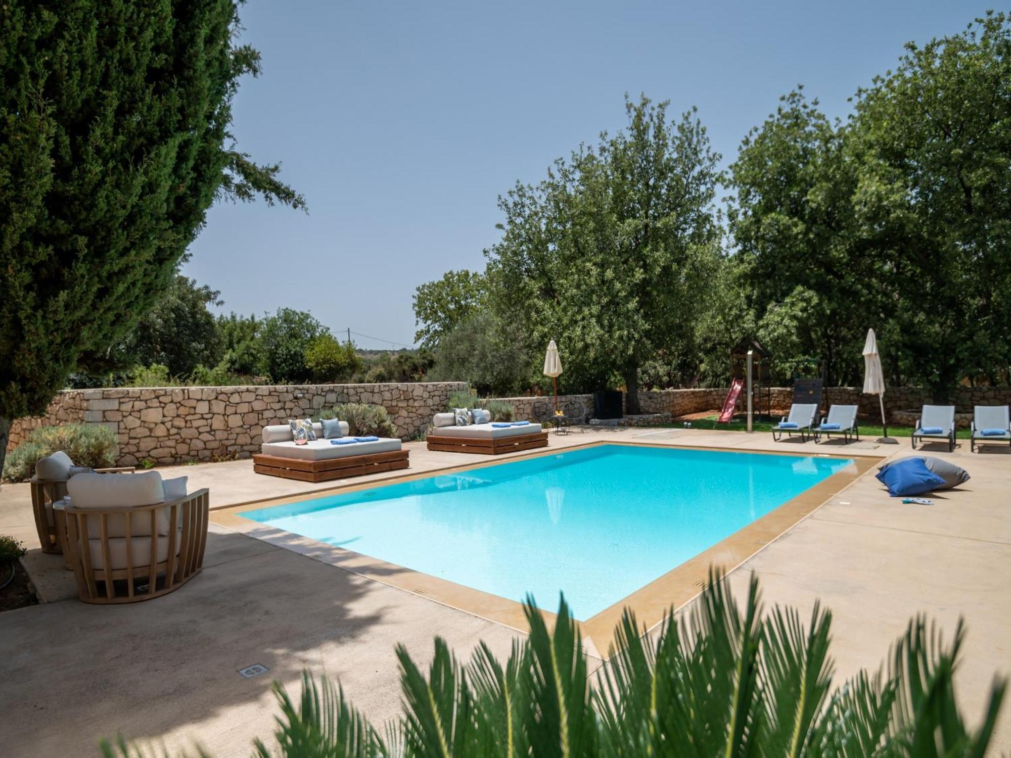 Villa Ellie - Heated Pool, Playground, Garden & Bbq! Vederoi المظهر الخارجي الصورة