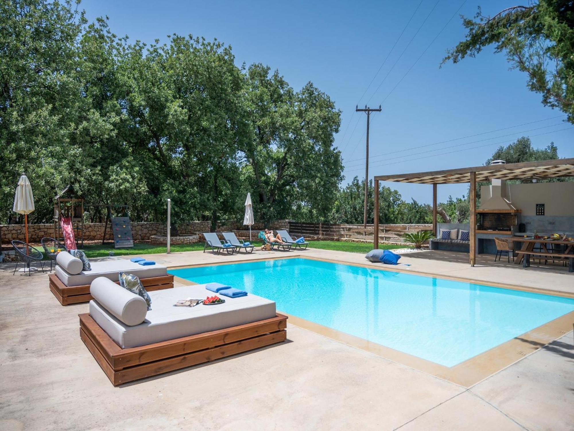 Villa Ellie - Heated Pool, Playground, Garden & Bbq! Vederoi المظهر الخارجي الصورة
