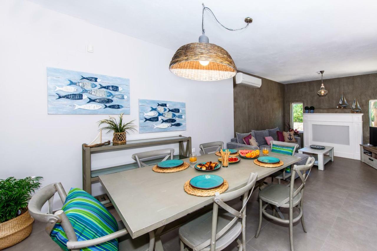 Villa Ellie - Heated Pool, Playground, Garden & Bbq! Vederoi المظهر الخارجي الصورة