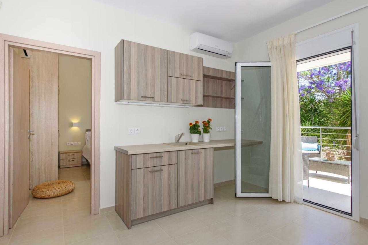 Villa Ellie - Heated Pool, Playground, Garden & Bbq! Vederoi المظهر الخارجي الصورة